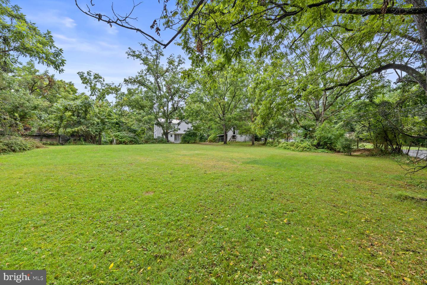 1676 LAKEVIEW DR, WOODSTOCK, Virginia 22664, 3 Bedrooms Bedrooms, ,2 BathroomsBathrooms,Residential,For sale,1676 LAKEVIEW DR,VASH2012270 MLS # VASH2012270