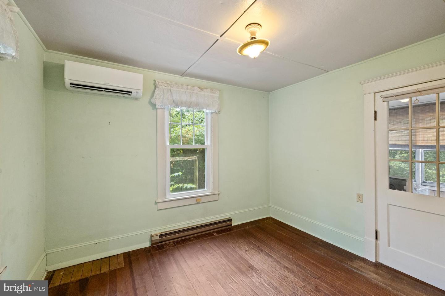 1676 LAKEVIEW DR, WOODSTOCK, Virginia 22664, 3 Bedrooms Bedrooms, ,2 BathroomsBathrooms,Residential,For sale,1676 LAKEVIEW DR,VASH2012270 MLS # VASH2012270
