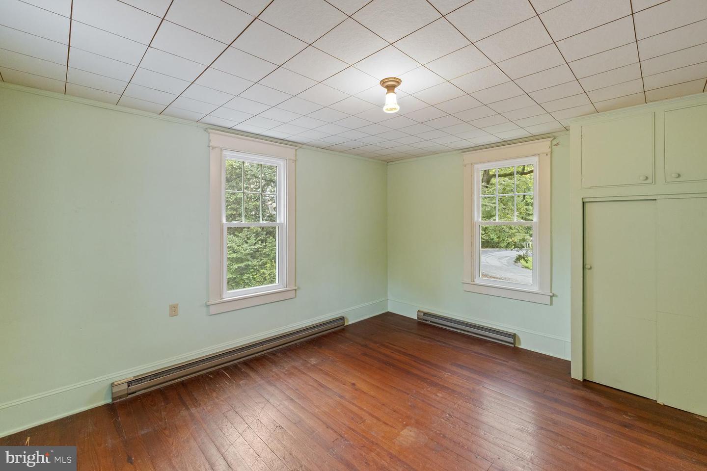 1676 LAKEVIEW DR, WOODSTOCK, Virginia 22664, 3 Bedrooms Bedrooms, ,2 BathroomsBathrooms,Residential,For sale,1676 LAKEVIEW DR,VASH2012270 MLS # VASH2012270