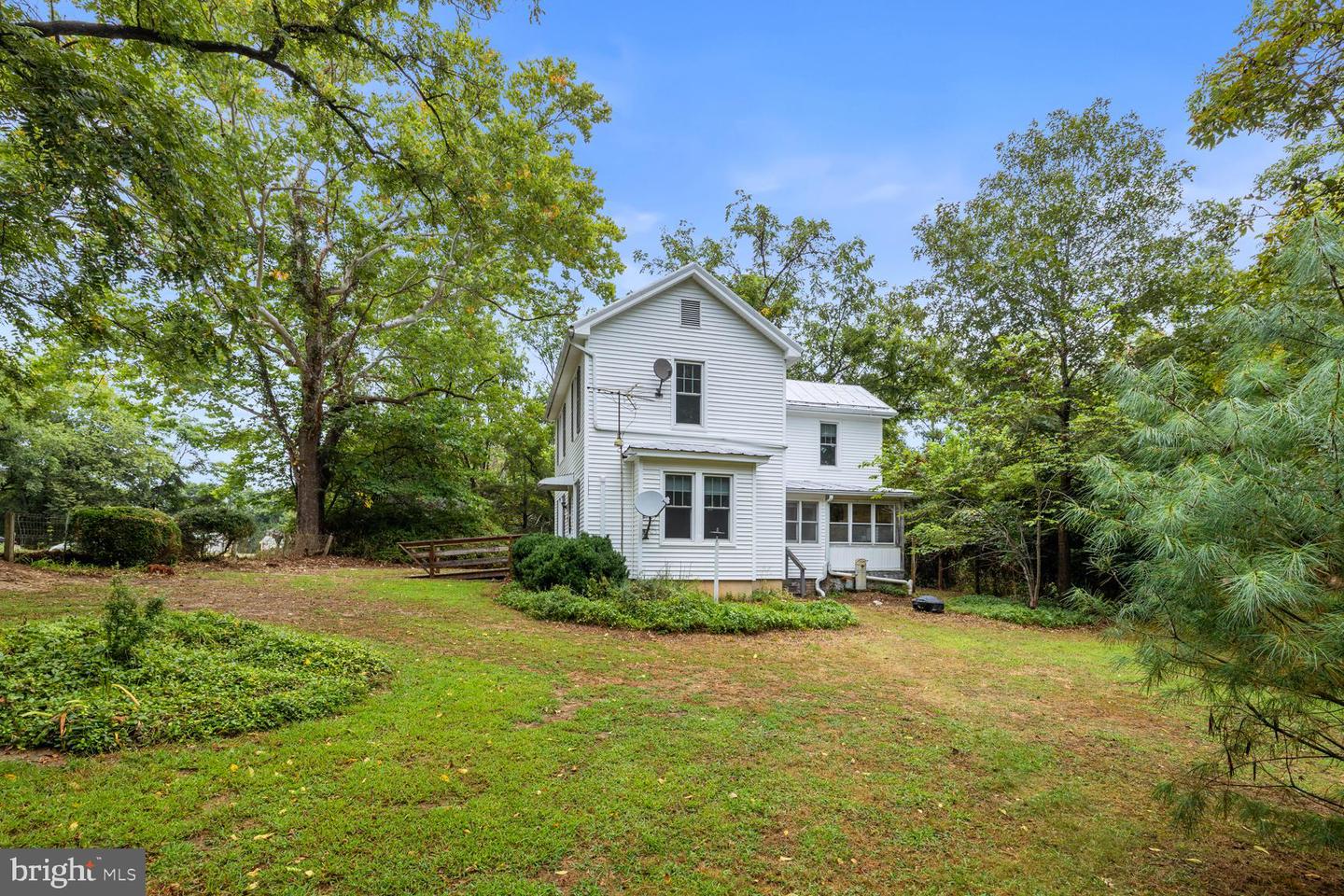 1676 LAKEVIEW DR, WOODSTOCK, Virginia 22664, 3 Bedrooms Bedrooms, ,2 BathroomsBathrooms,Residential,For sale,1676 LAKEVIEW DR,VASH2012270 MLS # VASH2012270