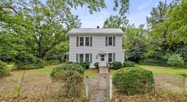 1676 LAKEVIEW DR, WOODSTOCK, Virginia 22664, 3 Bedrooms Bedrooms, ,2 BathroomsBathrooms,Residential,For sale,1676 LAKEVIEW DR,VASH2012270 MLS # VASH2012270
