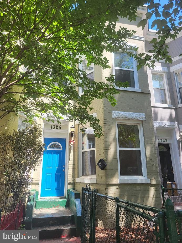 1325 1ST ST NW, WASHINGTON, District Of Columbia 20001, 3 Bedrooms Bedrooms, ,1 BathroomBathrooms,Residential,For sale,1325 1ST ST NW,DCDC2214786 MLS # DCDC2214786