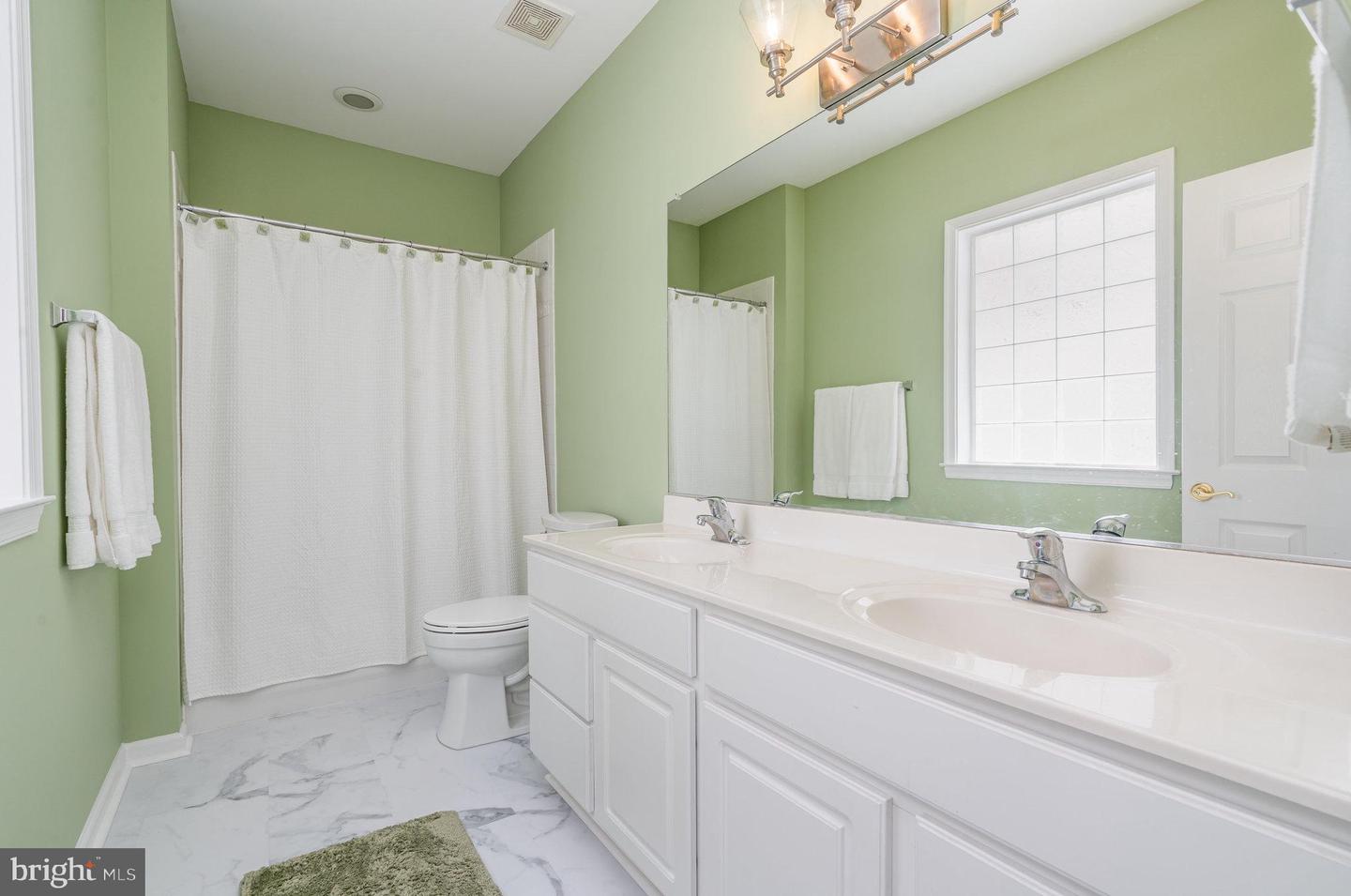 12 BRUNSWICK DR, FREDERICKSBURG, Virginia 22406, 3 Bedrooms Bedrooms, 11 Rooms Rooms,3 BathroomsBathrooms,Residential,For sale,12 BRUNSWICK DR,VAST2041744 MLS # VAST2041744