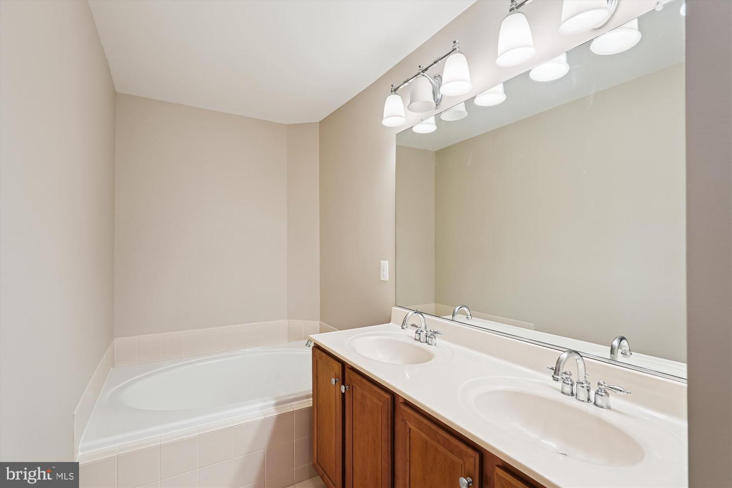 529 LEGRACE TER NE, LEESBURG, Virginia 20176, 3 Bedrooms Bedrooms, ,2 BathroomsBathrooms,Residential,For sale,529 LEGRACE TER NE,VALO2104604 MLS # VALO2104604