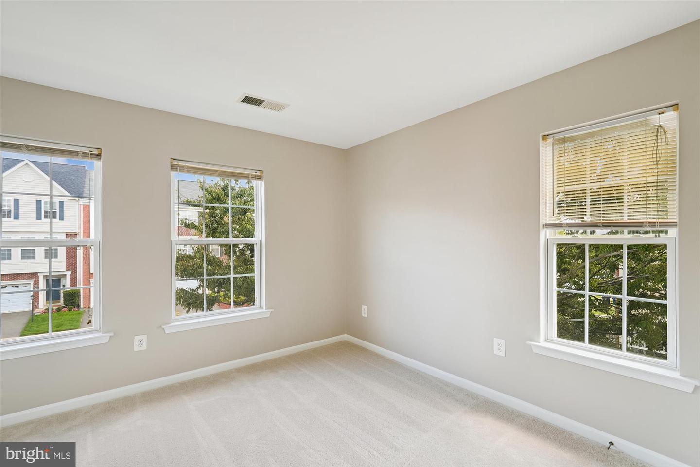 529 LEGRACE TER NE, LEESBURG, Virginia 20176, 3 Bedrooms Bedrooms, ,2 BathroomsBathrooms,Residential,For sale,529 LEGRACE TER NE,VALO2104604 MLS # VALO2104604