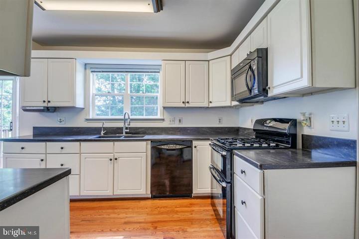10457 PINEVIEW RD, MANASSAS, Virginia 20111, 5 Bedrooms Bedrooms, ,3 BathroomsBathrooms,Residential,For sale,10457 PINEVIEW RD,VAPW2101670 MLS # VAPW2101670