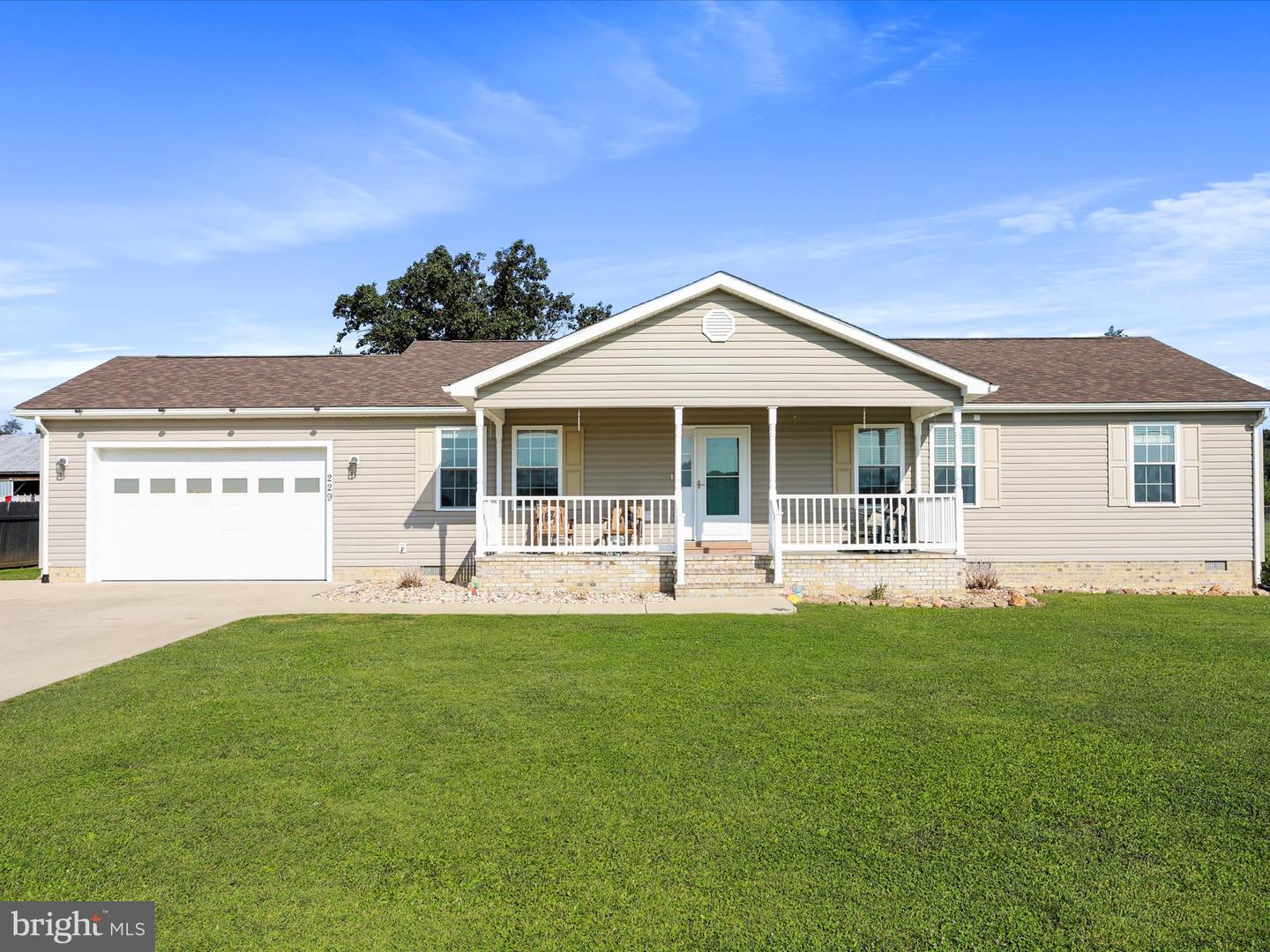 229 FROGTOWN LN, EDINBURG, Virginia 22824, 3 Bedrooms Bedrooms, ,2 BathroomsBathrooms,Residential,For sale,229 FROGTOWN LN,VASH2012260 MLS # VASH2012260