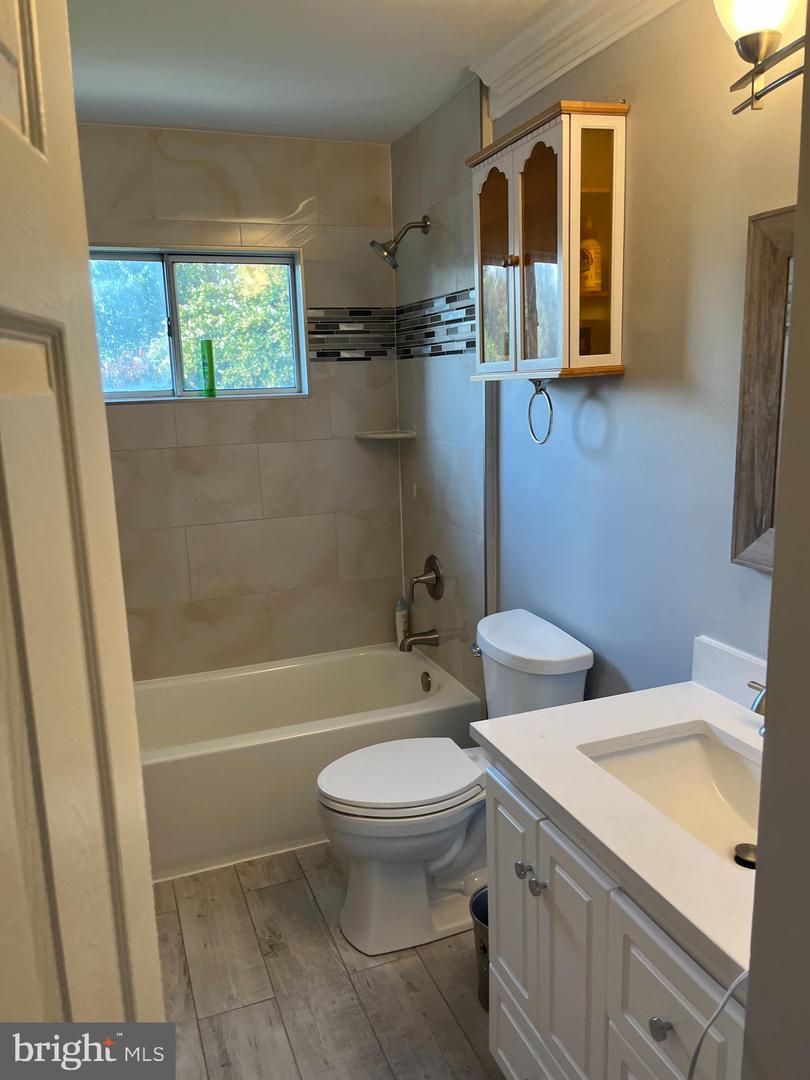 301 N ALDER AVE, STERLING, Virginia 20164, 3 Bedrooms Bedrooms, ,2 BathroomsBathrooms,Residential,For sale,301 N ALDER AVE,VALO2104814 MLS # VALO2104814