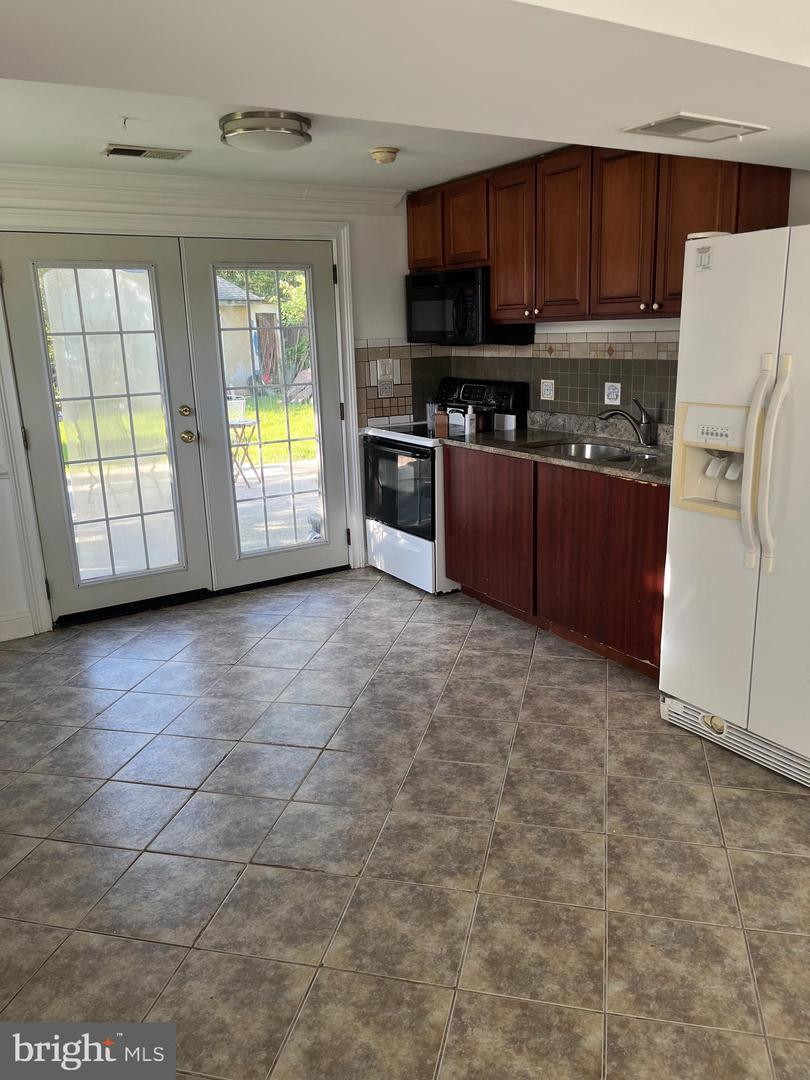 301 N ALDER AVE, STERLING, Virginia 20164, 3 Bedrooms Bedrooms, ,2 BathroomsBathrooms,Residential,For sale,301 N ALDER AVE,VALO2104814 MLS # VALO2104814
