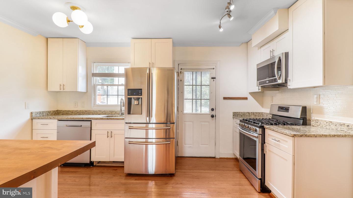 2344 HUNTER PL SE, WASHINGTON, District Of Columbia 20020, 2 Bedrooms Bedrooms, ,2 BathroomsBathrooms,Residential,For sale,2344 HUNTER PL SE,DCDC2215710 MLS # DCDC2215710 2344 HUNTER PL SE, WASHINGTON, District Of Columbia 20020, 2 Bedrooms Bedrooms, ,2 BathroomsBathrooms,Residential,For sale,2344 HUNTER PL SE,DCDC2215710 MLS # DCDC2215710