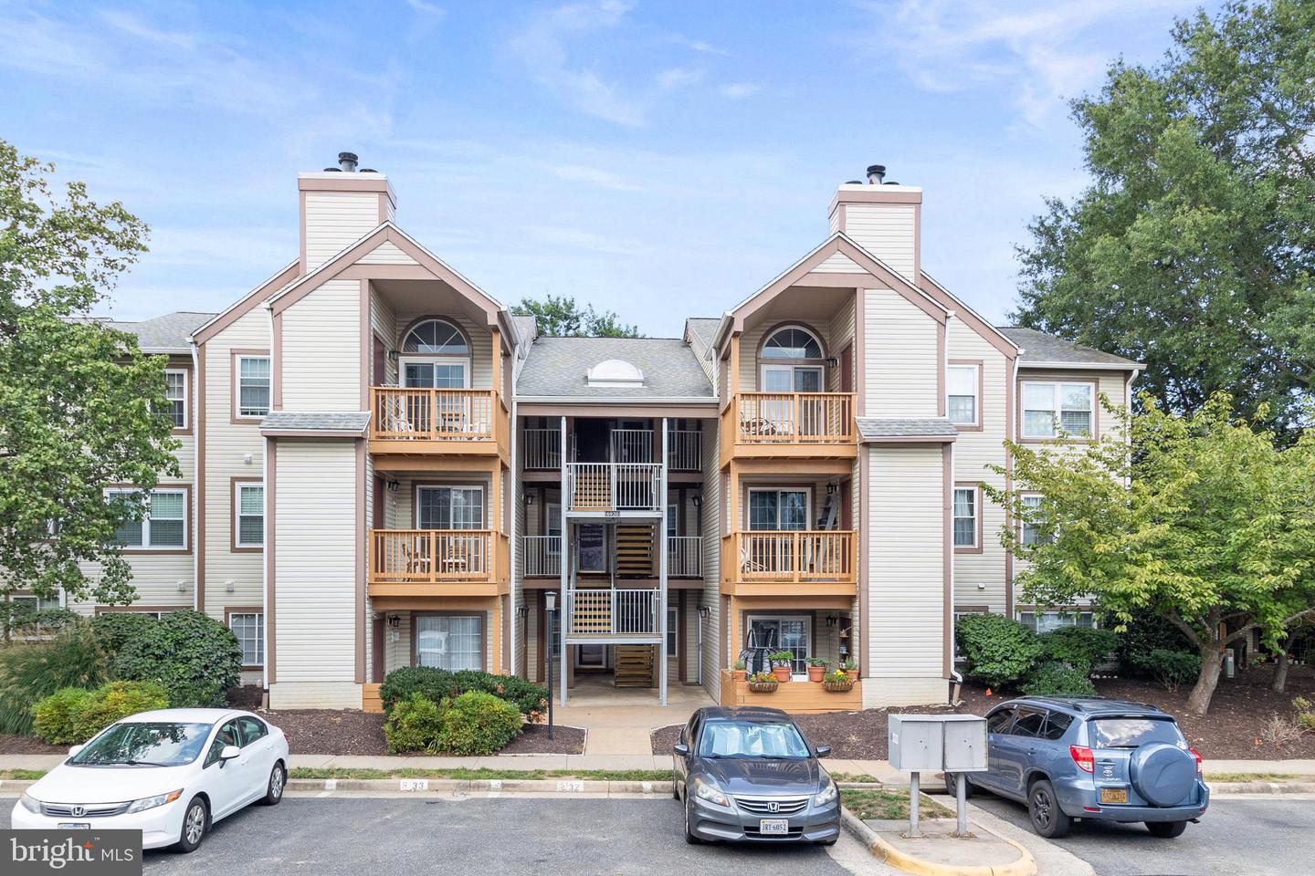 6920 VICTORIA DR #F, ALEXANDRIA, Virginia 22310, 2 Bedrooms Bedrooms, ,2 BathroomsBathrooms,Residential,For sale,6920 VICTORIA DR #F,VAFX2262076 MLS # VAFX2262076