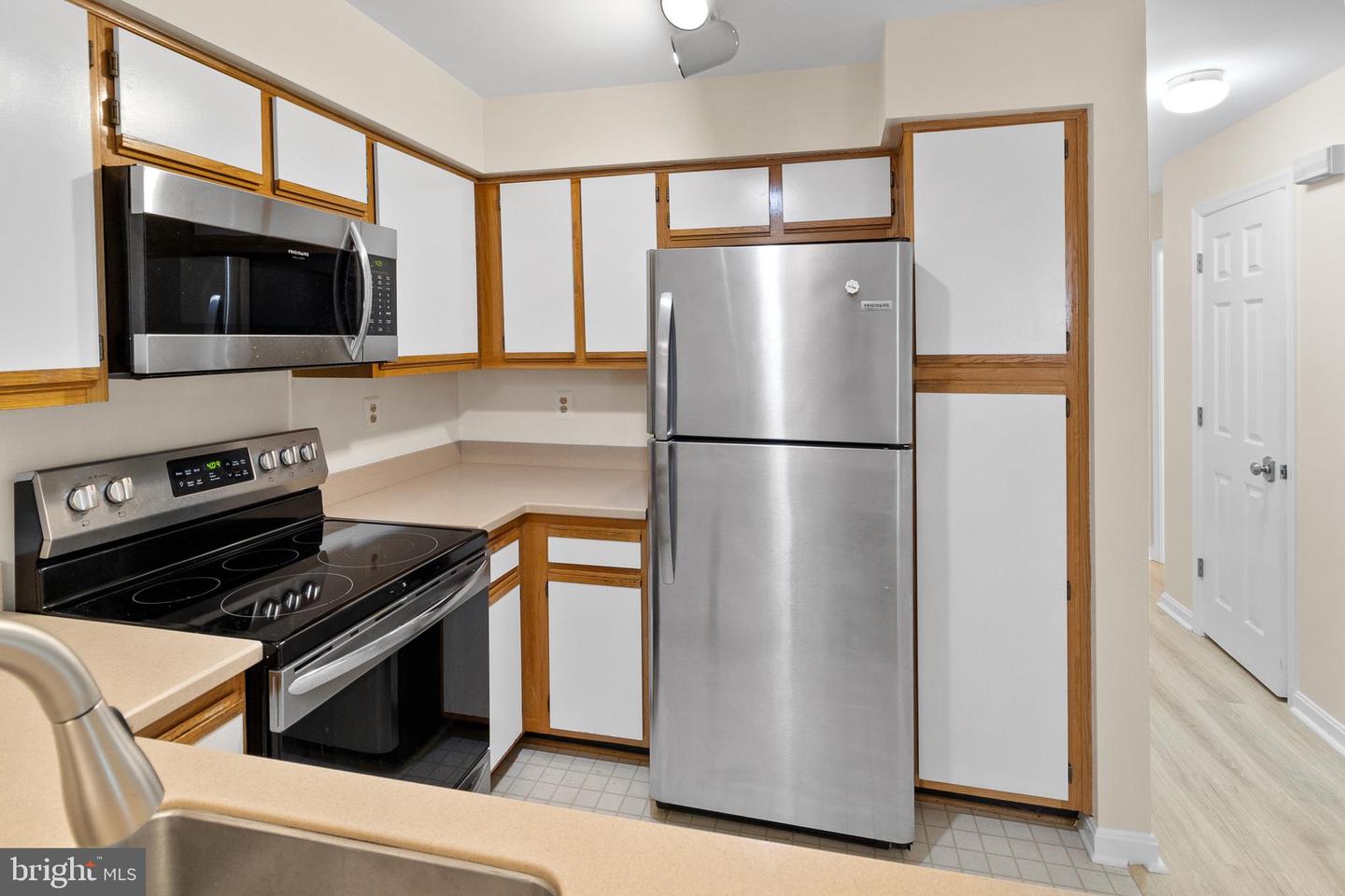 6920 VICTORIA DR #F, ALEXANDRIA, Virginia 22310, 2 Bedrooms Bedrooms, ,2 BathroomsBathrooms,Residential,For sale,6920 VICTORIA DR #F,VAFX2262076 MLS # VAFX2262076