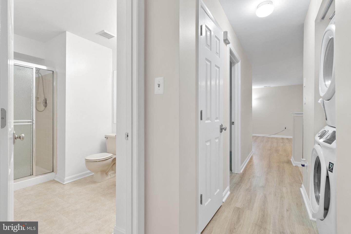 6920 VICTORIA DR #F, ALEXANDRIA, Virginia 22310, 2 Bedrooms Bedrooms, ,2 BathroomsBathrooms,Residential,For sale,6920 VICTORIA DR #F,VAFX2262076 MLS # VAFX2262076