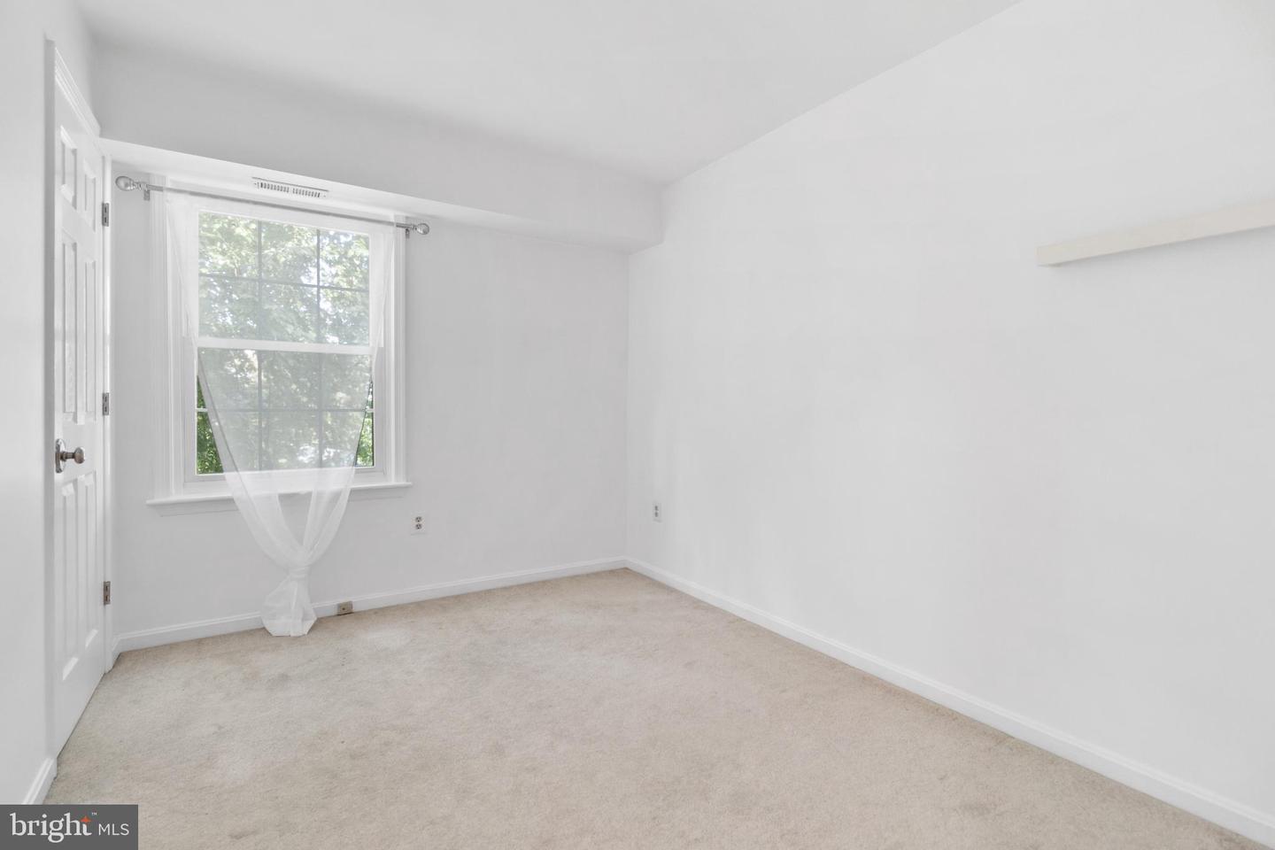 6920 VICTORIA DR #F, ALEXANDRIA, Virginia 22310, 2 Bedrooms Bedrooms, ,2 BathroomsBathrooms,Residential,For sale,6920 VICTORIA DR #F,VAFX2262076 MLS # VAFX2262076