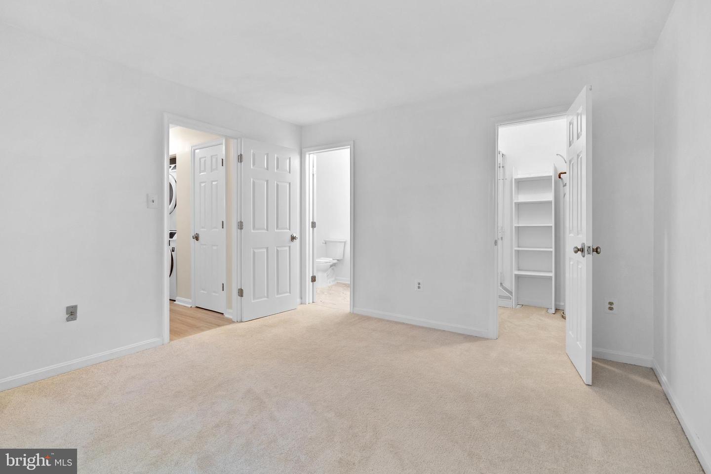 6920 VICTORIA DR #F, ALEXANDRIA, Virginia 22310, 2 Bedrooms Bedrooms, ,2 BathroomsBathrooms,Residential,For sale,6920 VICTORIA DR #F,VAFX2262076 MLS # VAFX2262076