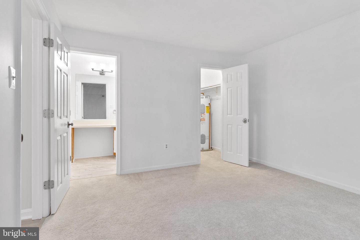 6920 VICTORIA DR #F, ALEXANDRIA, Virginia 22310, 2 Bedrooms Bedrooms, ,2 BathroomsBathrooms,Residential,For sale,6920 VICTORIA DR #F,VAFX2262076 MLS # VAFX2262076
