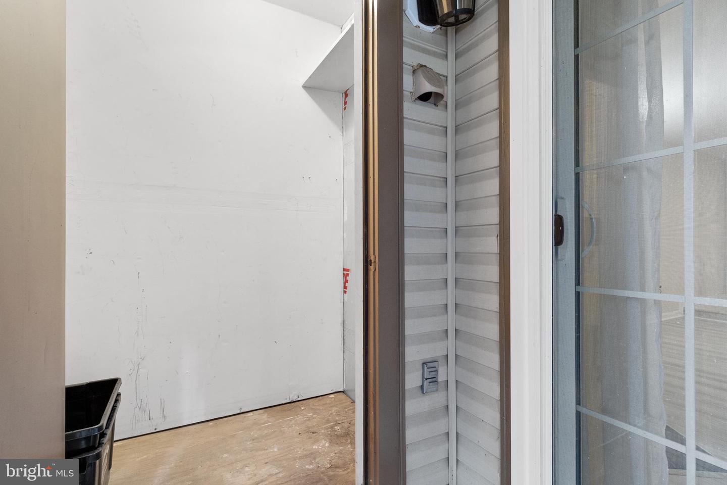 6920 VICTORIA DR #F, ALEXANDRIA, Virginia 22310, 2 Bedrooms Bedrooms, ,2 BathroomsBathrooms,Residential,For sale,6920 VICTORIA DR #F,VAFX2262076 MLS # VAFX2262076