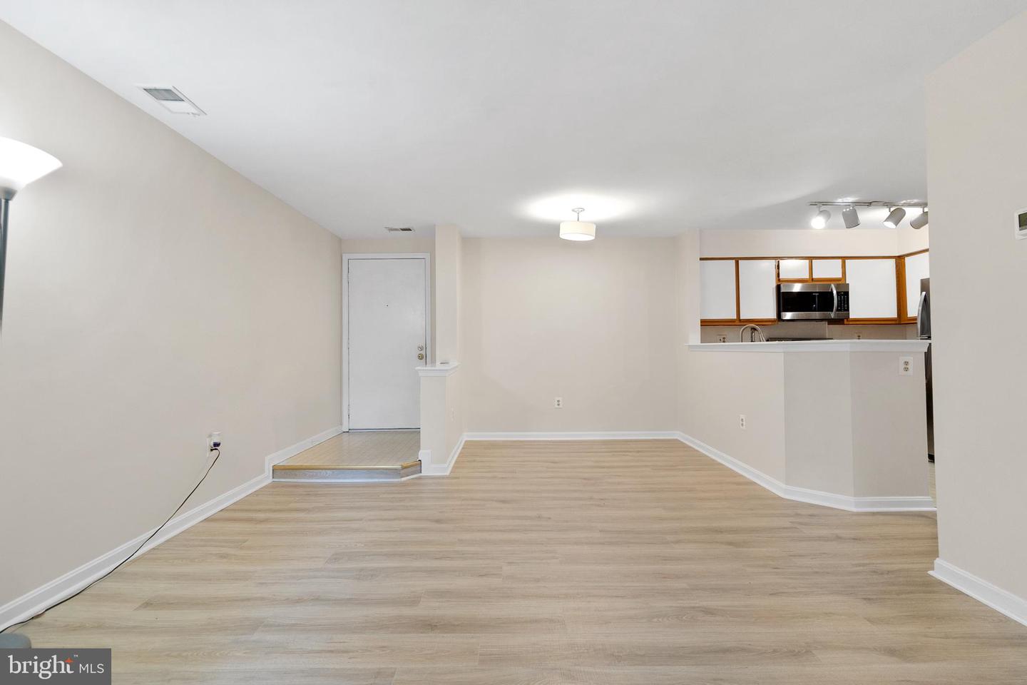 6920 VICTORIA DR #F, ALEXANDRIA, Virginia 22310, 2 Bedrooms Bedrooms, ,2 BathroomsBathrooms,Residential,For sale,6920 VICTORIA DR #F,VAFX2262076 MLS # VAFX2262076