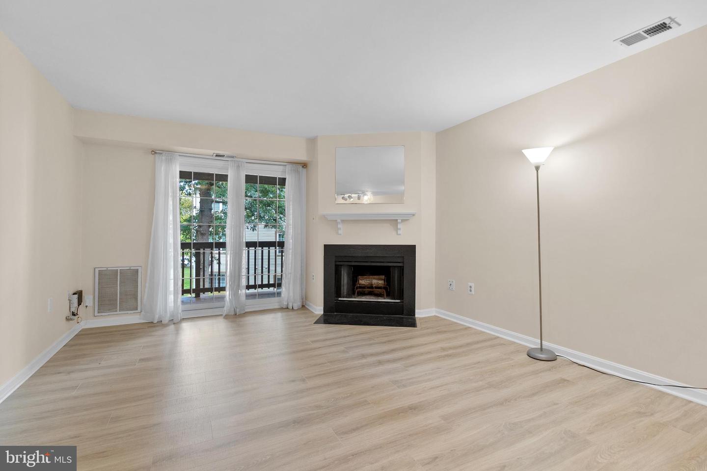6920 VICTORIA DR #F, ALEXANDRIA, Virginia 22310, 2 Bedrooms Bedrooms, ,2 BathroomsBathrooms,Residential,For sale,6920 VICTORIA DR #F,VAFX2262076 MLS # VAFX2262076