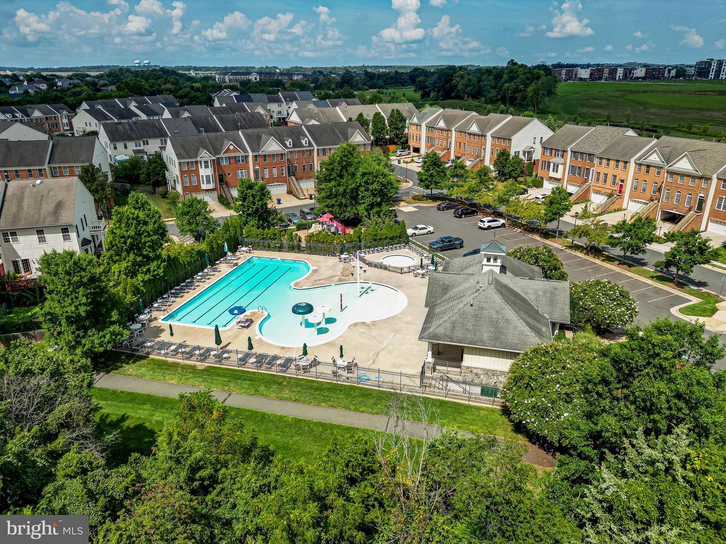 22528 SCATTERSVILLE GAP TER, ASHBURN, Virginia 20148, 3 Bedrooms Bedrooms, ,2 BathroomsBathrooms,Residential,For sale,22528 SCATTERSVILLE GAP TER,VALO2104884 MLS # VALO2104884