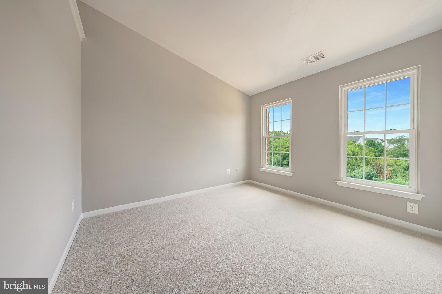 22528 SCATTERSVILLE GAP TER, ASHBURN, Virginia 20148, 3 Bedrooms Bedrooms, ,2 BathroomsBathrooms,Residential,For sale,22528 SCATTERSVILLE GAP TER,VALO2104884 MLS # VALO2104884