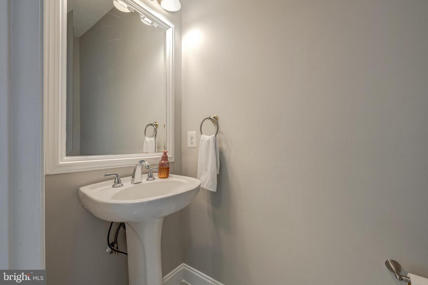 22528 SCATTERSVILLE GAP TER, ASHBURN, Virginia 20148, 3 Bedrooms Bedrooms, ,2 BathroomsBathrooms,Residential,For sale,22528 SCATTERSVILLE GAP TER,VALO2104884 MLS # VALO2104884