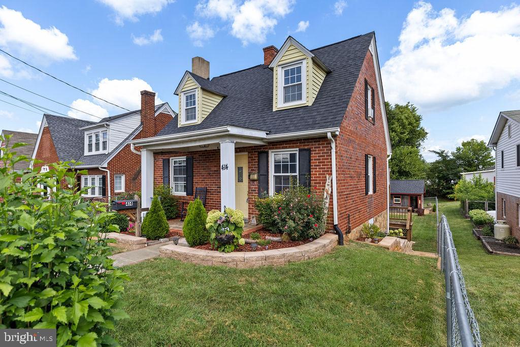 414 E 6TH ST, FRONT ROYAL, Virginia 22630, 2 Bedrooms Bedrooms, 4 Rooms Rooms,2 BathroomsBathrooms,Residential,For sale,414 E 6TH ST,VAWR2012018 MLS # VAWR2012018