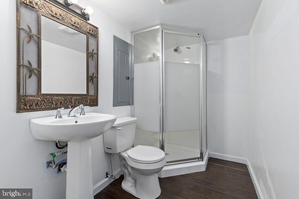 414 E 6TH ST, FRONT ROYAL, Virginia 22630, 2 Bedrooms Bedrooms, 4 Rooms Rooms,2 BathroomsBathrooms,Residential,For sale,414 E 6TH ST,VAWR2012018 MLS # VAWR2012018