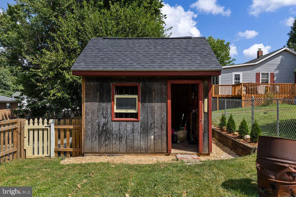 414 E 6TH ST, FRONT ROYAL, Virginia 22630, 2 Bedrooms Bedrooms, 4 Rooms Rooms,2 BathroomsBathrooms,Residential,For sale,414 E 6TH ST,VAWR2012018 MLS # VAWR2012018