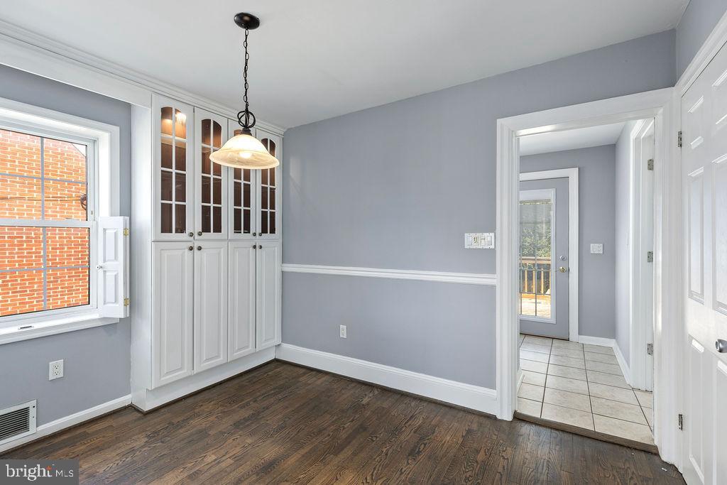 414 E 6TH ST, FRONT ROYAL, Virginia 22630, 2 Bedrooms Bedrooms, 4 Rooms Rooms,2 BathroomsBathrooms,Residential,For sale,414 E 6TH ST,VAWR2012018 MLS # VAWR2012018