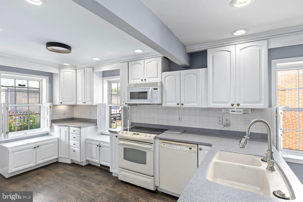 414 E 6TH ST, FRONT ROYAL, Virginia 22630, 2 Bedrooms Bedrooms, 4 Rooms Rooms,2 BathroomsBathrooms,Residential,For sale,414 E 6TH ST,VAWR2012018 MLS # VAWR2012018