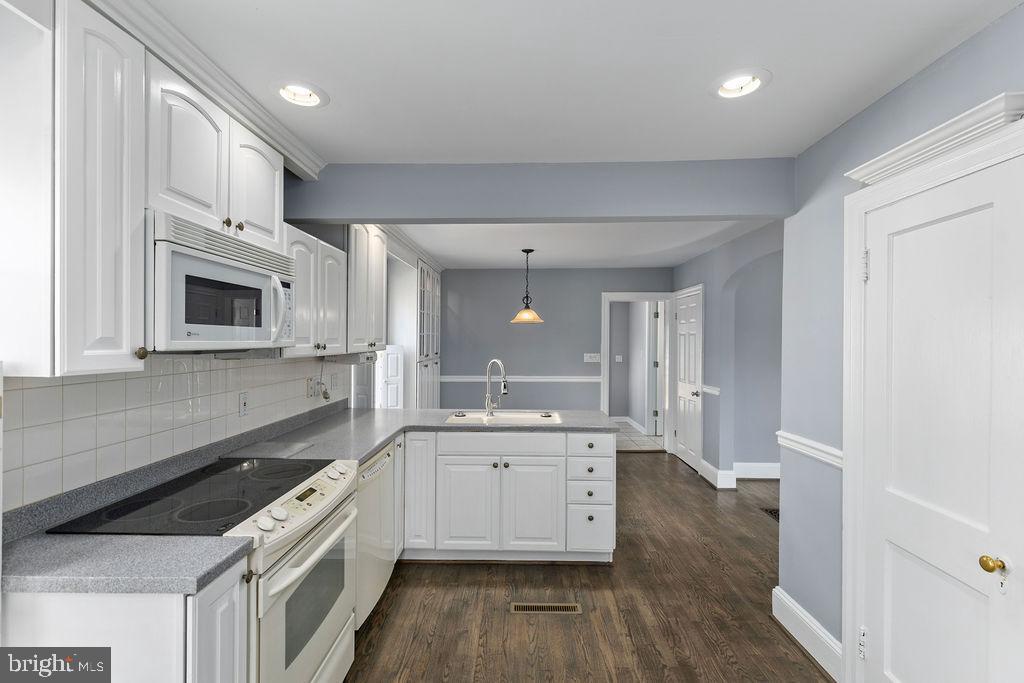 414 E 6TH ST, FRONT ROYAL, Virginia 22630, 2 Bedrooms Bedrooms, 4 Rooms Rooms,2 BathroomsBathrooms,Residential,For sale,414 E 6TH ST,VAWR2012018 MLS # VAWR2012018