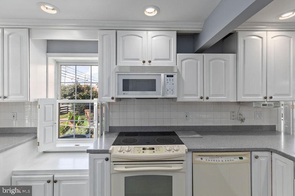 414 E 6TH ST, FRONT ROYAL, Virginia 22630, 2 Bedrooms Bedrooms, 4 Rooms Rooms,2 BathroomsBathrooms,Residential,For sale,414 E 6TH ST,VAWR2012018 MLS # VAWR2012018