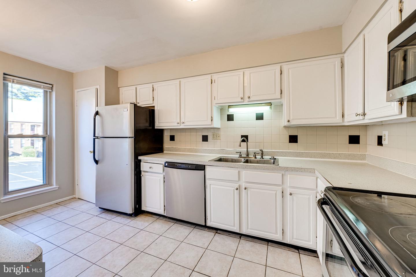 1727 CY CT, VIENNA, Virginia 22182, 4 Bedrooms Bedrooms, ,3 BathroomsBathrooms,Residential,For sale,1727 CY CT,VAFX2262146 MLS # VAFX2262146