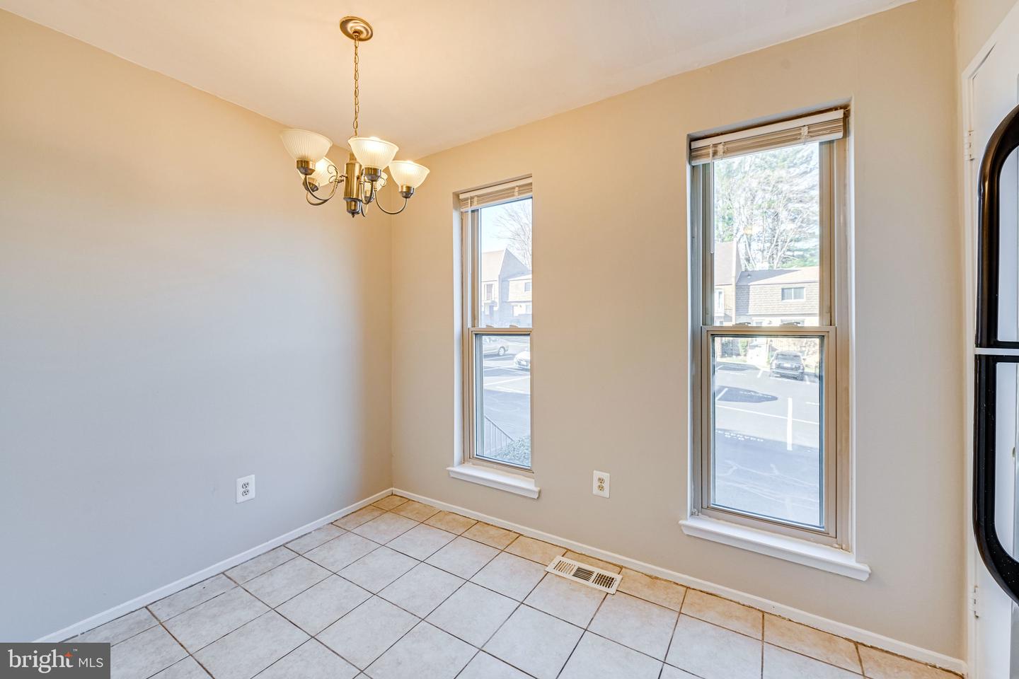 1727 CY CT, VIENNA, Virginia 22182, 4 Bedrooms Bedrooms, ,3 BathroomsBathrooms,Residential,For sale,1727 CY CT,VAFX2262146 MLS # VAFX2262146