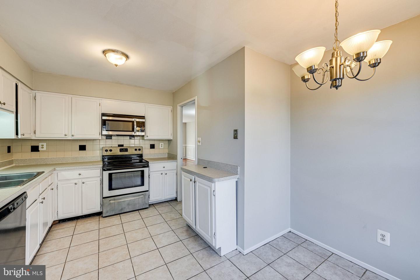 1727 CY CT, VIENNA, Virginia 22182, 4 Bedrooms Bedrooms, ,3 BathroomsBathrooms,Residential,For sale,1727 CY CT,VAFX2262146 MLS # VAFX2262146