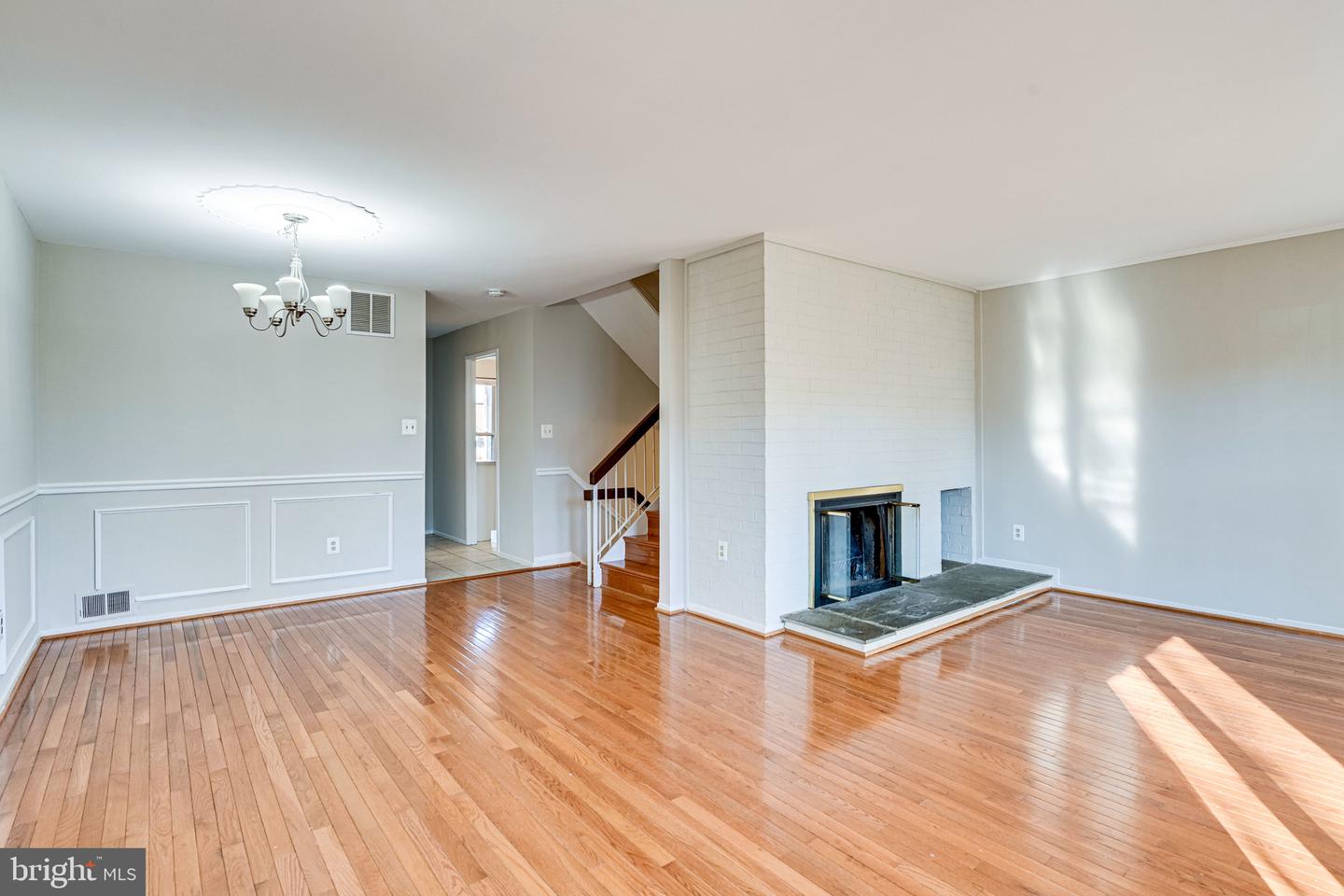 1727 CY CT, VIENNA, Virginia 22182, 4 Bedrooms Bedrooms, ,3 BathroomsBathrooms,Residential,For sale,1727 CY CT,VAFX2262146 MLS # VAFX2262146