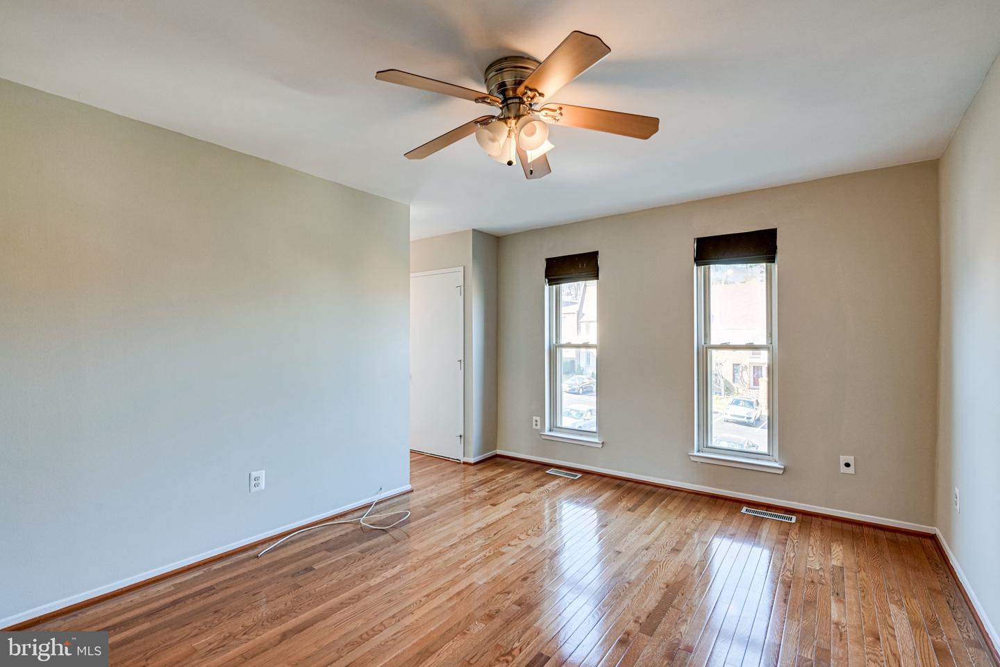 1727 CY CT, VIENNA, Virginia 22182, 4 Bedrooms Bedrooms, ,3 BathroomsBathrooms,Residential,For sale,1727 CY CT,VAFX2262146 MLS # VAFX2262146