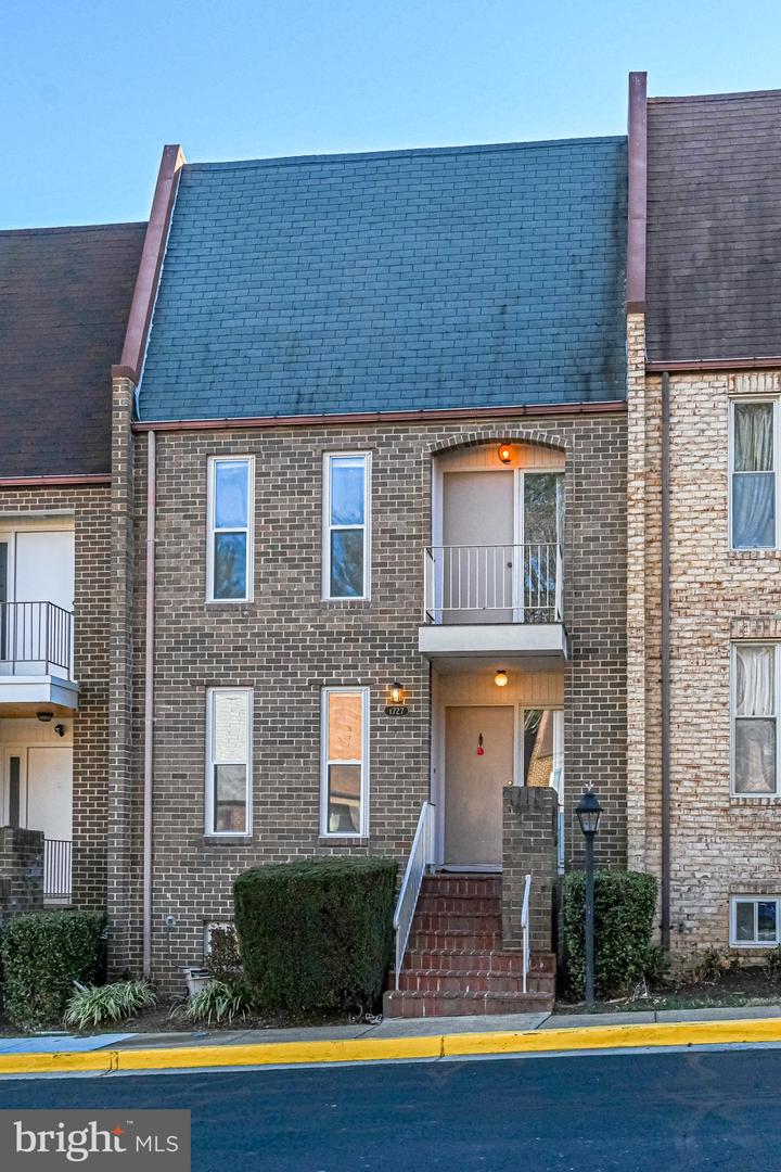 1727 CY CT, VIENNA, Virginia 22182, 4 Bedrooms Bedrooms, ,3 BathroomsBathrooms,Residential,For sale,1727 CY CT,VAFX2262146 MLS # VAFX2262146