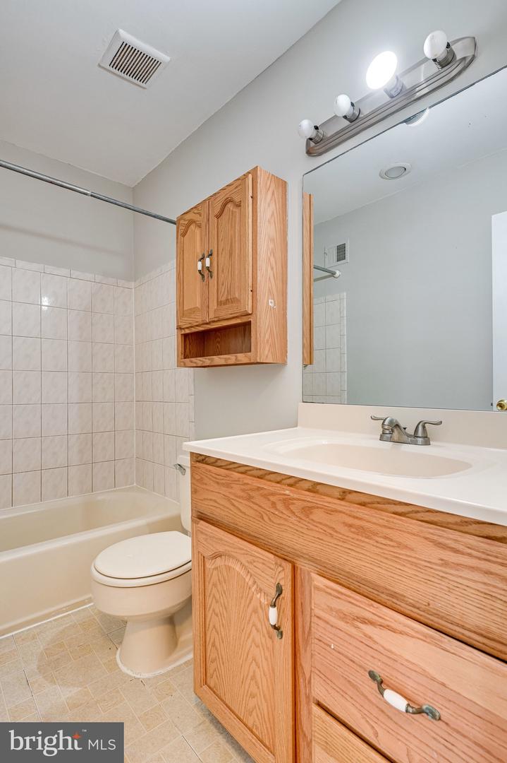 1727 CY CT, VIENNA, Virginia 22182, 4 Bedrooms Bedrooms, ,3 BathroomsBathrooms,Residential,For sale,1727 CY CT,VAFX2262146 MLS # VAFX2262146