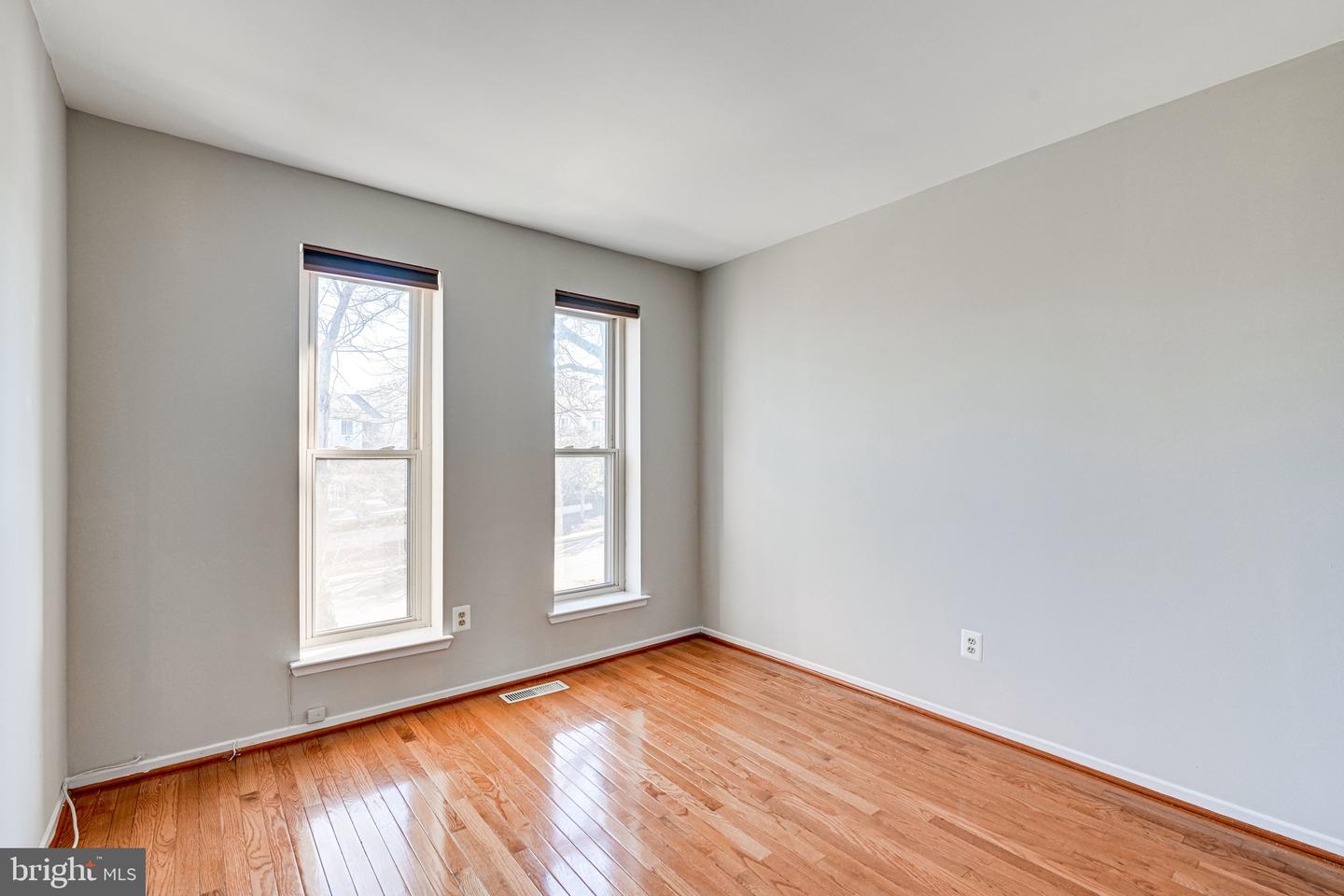1727 CY CT, VIENNA, Virginia 22182, 4 Bedrooms Bedrooms, ,3 BathroomsBathrooms,Residential,For sale,1727 CY CT,VAFX2262146 MLS # VAFX2262146