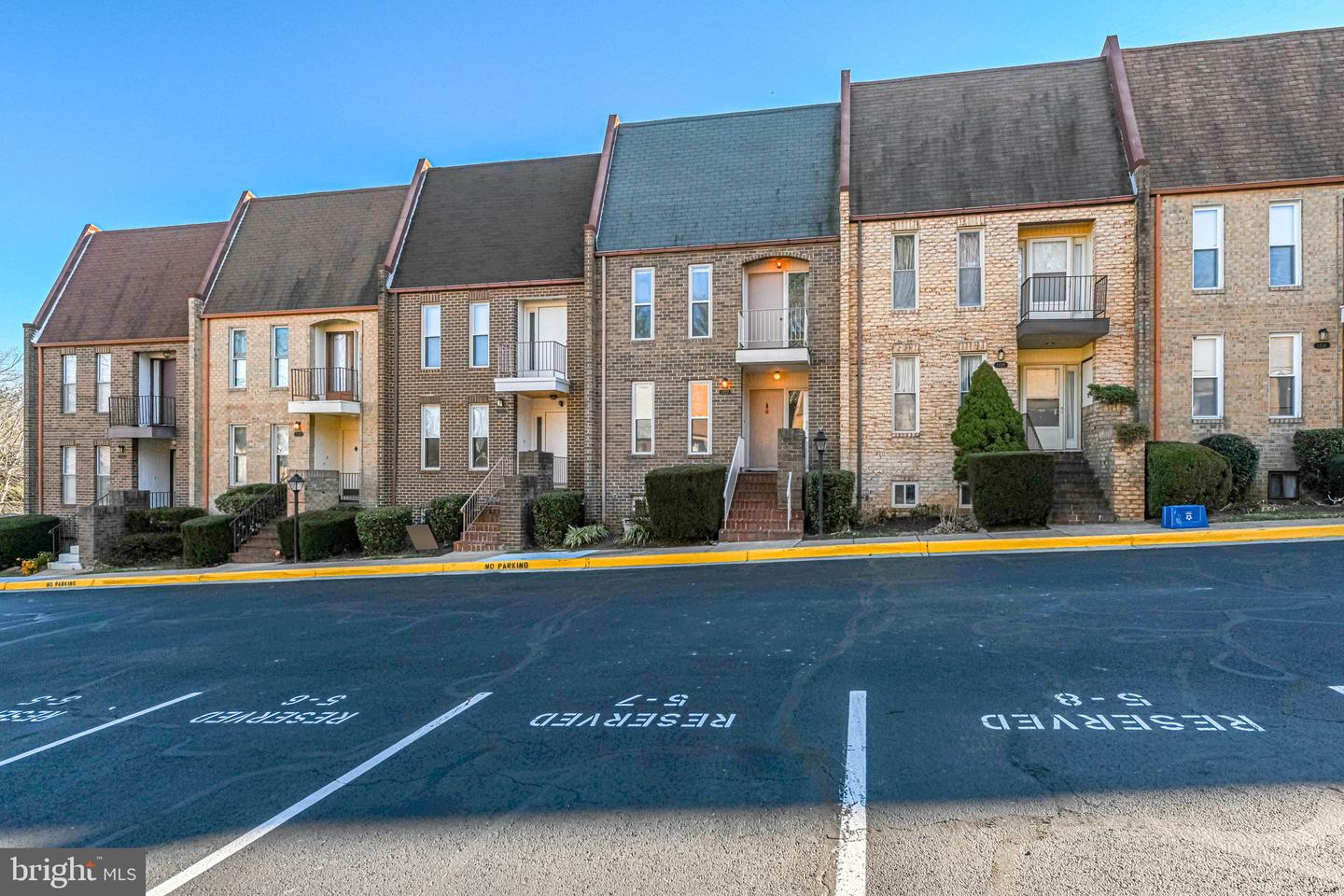 1727 CY CT, VIENNA, Virginia 22182, 4 Bedrooms Bedrooms, ,3 BathroomsBathrooms,Residential,For sale,1727 CY CT,VAFX2262146 MLS # VAFX2262146