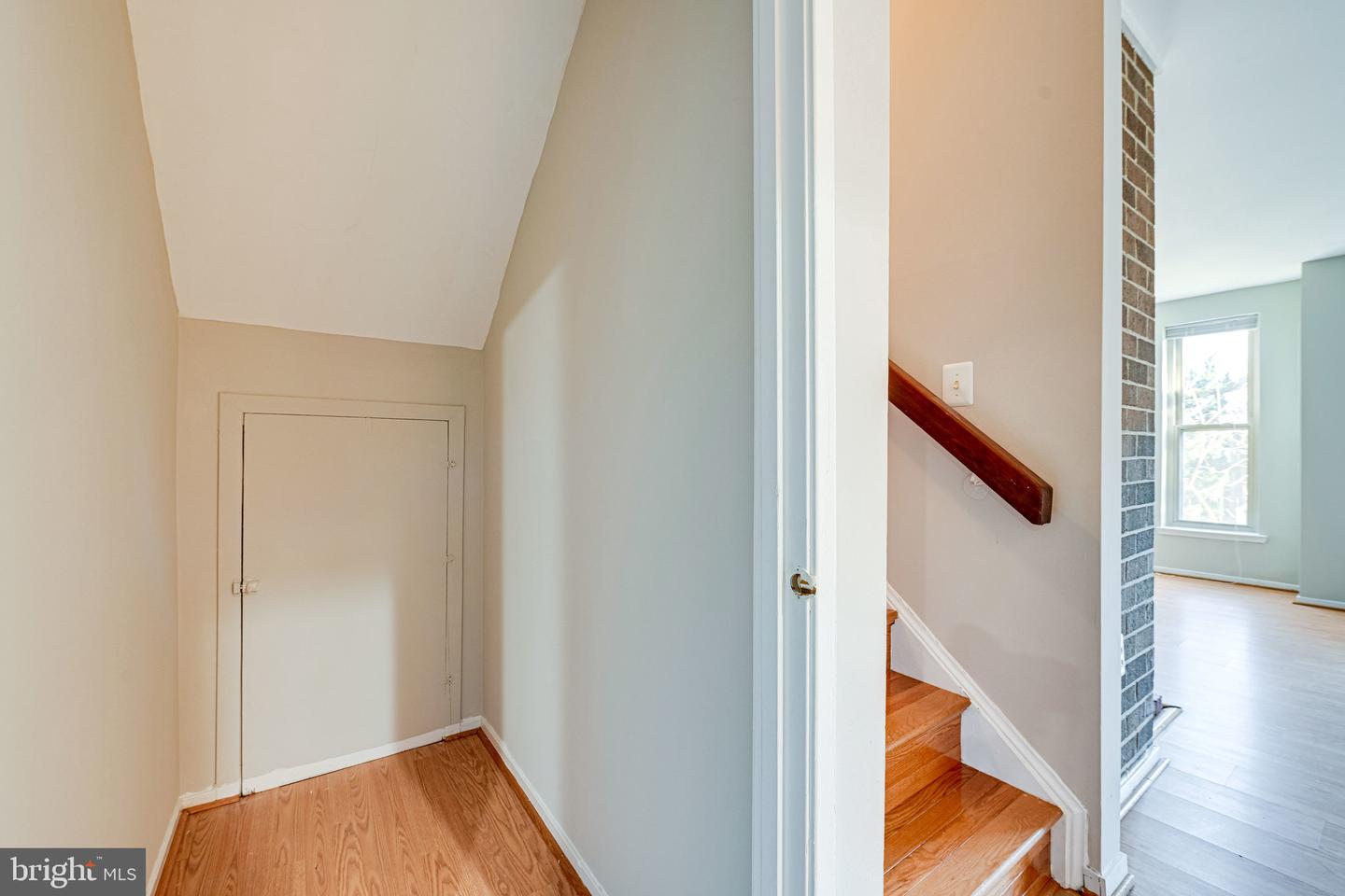 1727 CY CT, VIENNA, Virginia 22182, 4 Bedrooms Bedrooms, ,3 BathroomsBathrooms,Residential,For sale,1727 CY CT,VAFX2262146 MLS # VAFX2262146