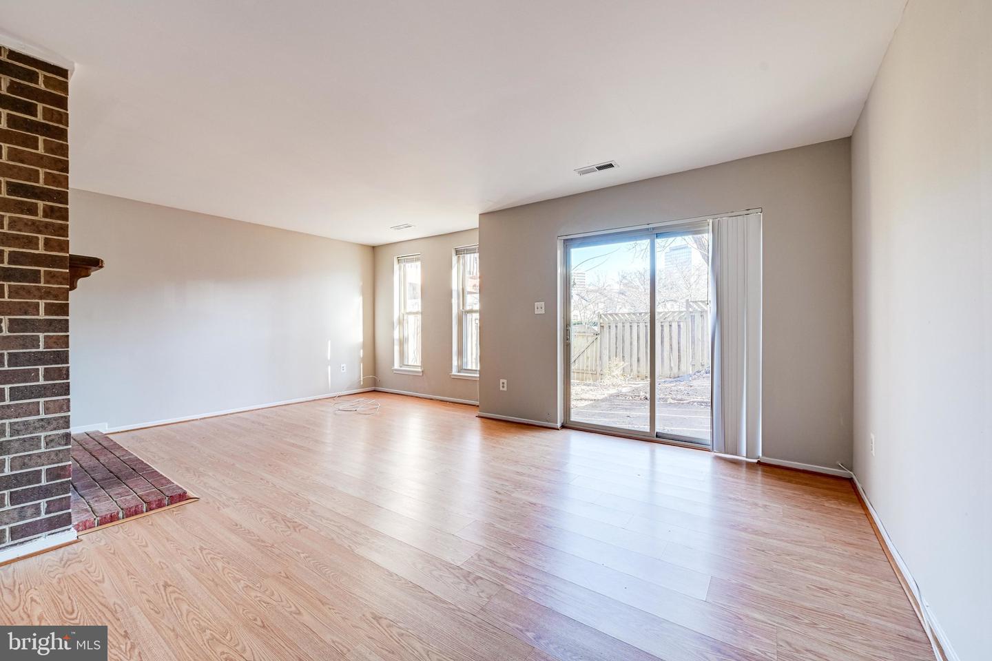 1727 CY CT, VIENNA, Virginia 22182, 4 Bedrooms Bedrooms, ,3 BathroomsBathrooms,Residential,For sale,1727 CY CT,VAFX2262146 MLS # VAFX2262146