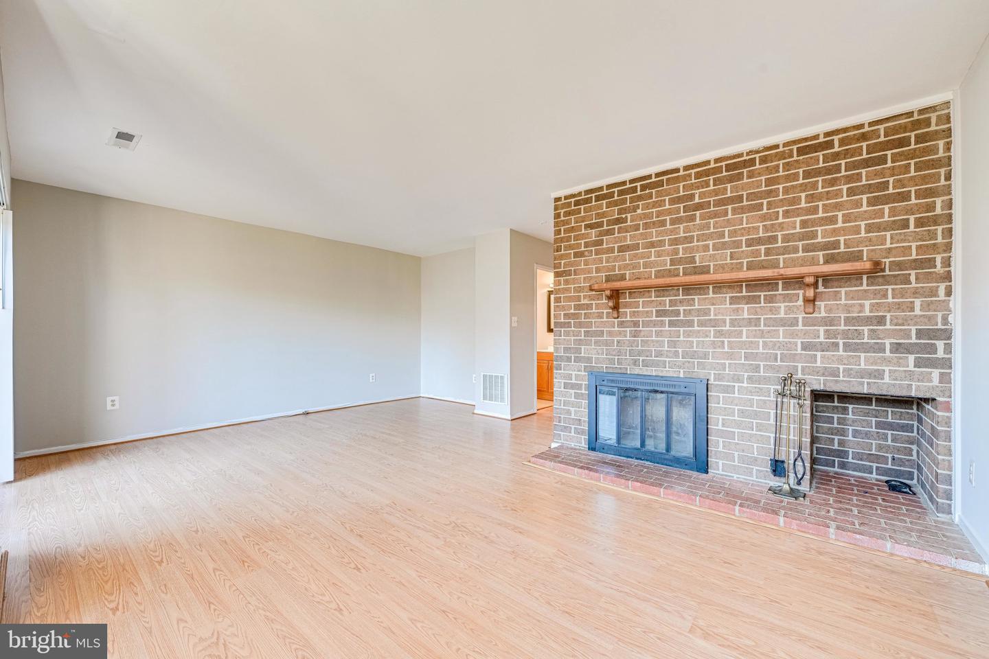 1727 CY CT, VIENNA, Virginia 22182, 4 Bedrooms Bedrooms, ,3 BathroomsBathrooms,Residential,For sale,1727 CY CT,VAFX2262146 MLS # VAFX2262146