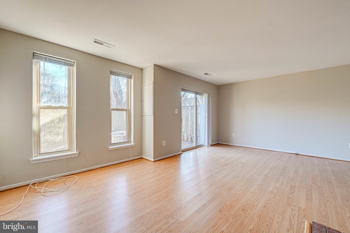 1727 CY CT, VIENNA, Virginia 22182, 4 Bedrooms Bedrooms, ,3 BathroomsBathrooms,Residential,For sale,1727 CY CT,VAFX2262146 MLS # VAFX2262146