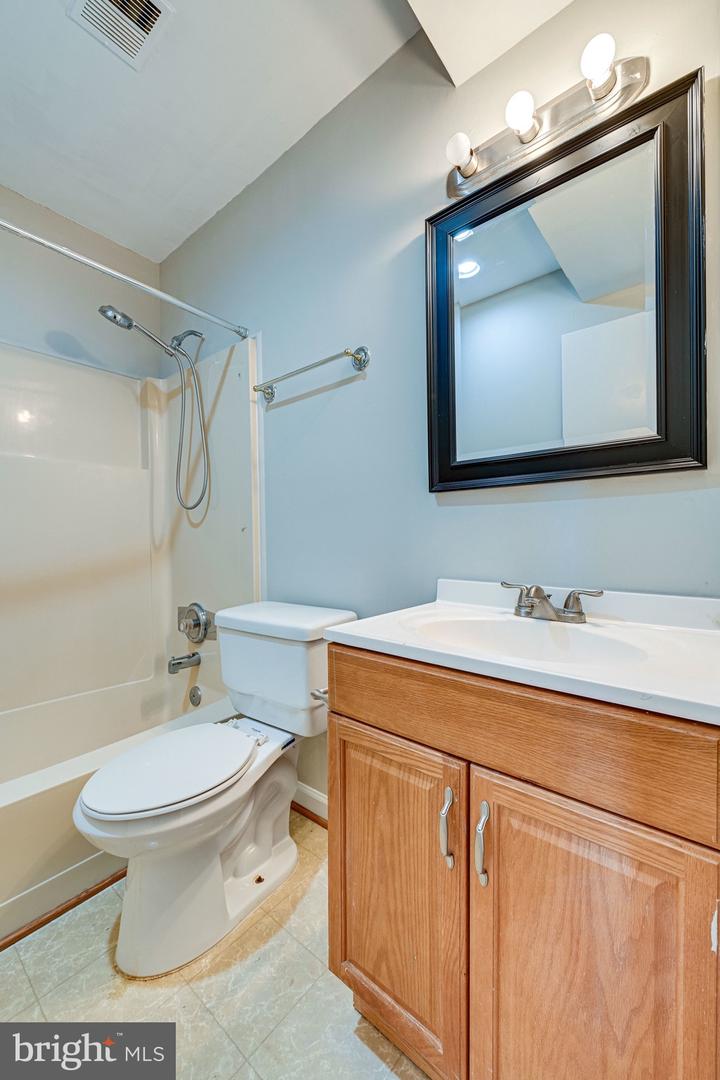 1727 CY CT, VIENNA, Virginia 22182, 4 Bedrooms Bedrooms, ,3 BathroomsBathrooms,Residential,For sale,1727 CY CT,VAFX2262146 MLS # VAFX2262146