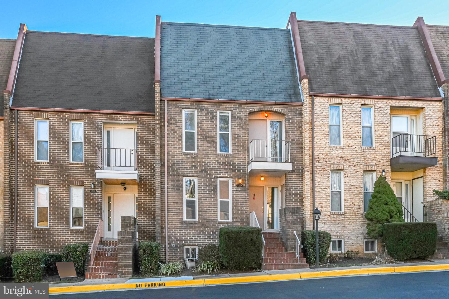 1727 CY CT, VIENNA, Virginia 22182, 4 Bedrooms Bedrooms, ,3 BathroomsBathrooms,Residential,For sale,1727 CY CT,VAFX2262146 MLS # VAFX2262146