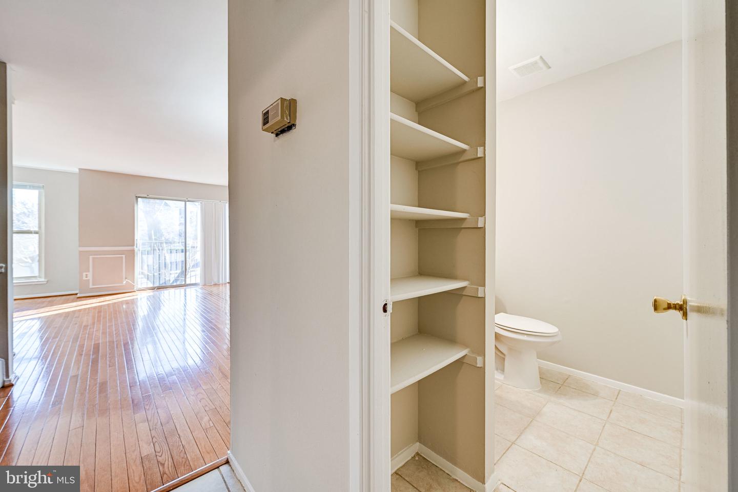 1727 CY CT, VIENNA, Virginia 22182, 4 Bedrooms Bedrooms, ,3 BathroomsBathrooms,Residential,For sale,1727 CY CT,VAFX2262146 MLS # VAFX2262146