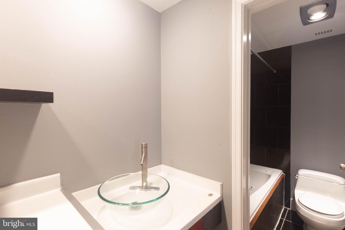 3701 SOUTH GEORGE MASON DR S #101N, FALLS CHURCH, Virginia 22041, 1 Bedroom Bedrooms, ,1 BathroomBathrooms,Residential,For sale,3701 SOUTH GEORGE MASON DR S #101N,VAFX2262194 MLS # VAFX2262194